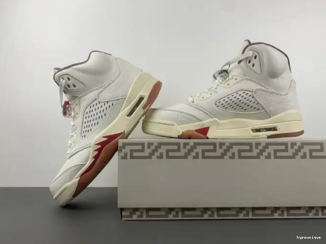 HYPE Air HF8833-100 Grito El Jordan 5 0607